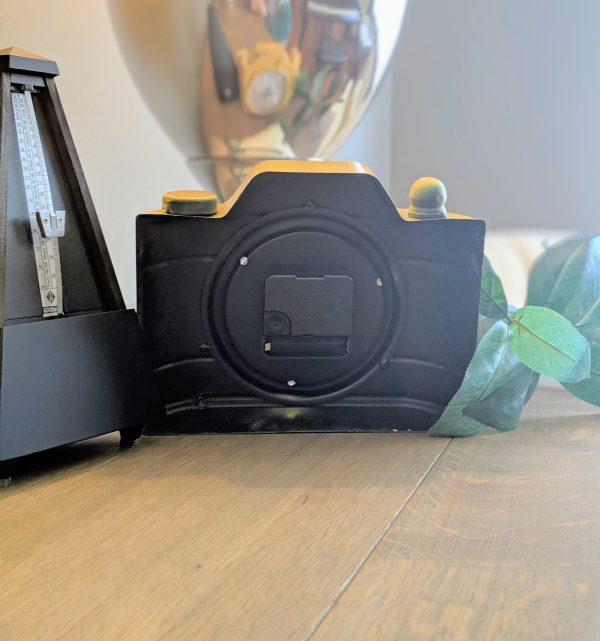 Vintage Camera Clock Yellow Im Angebot – Bild 2
